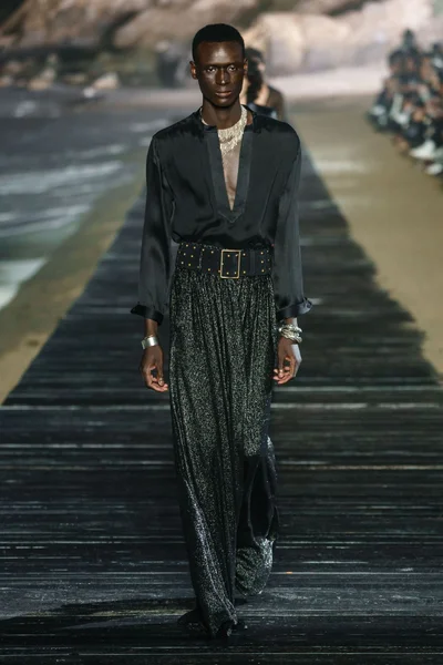Look 80